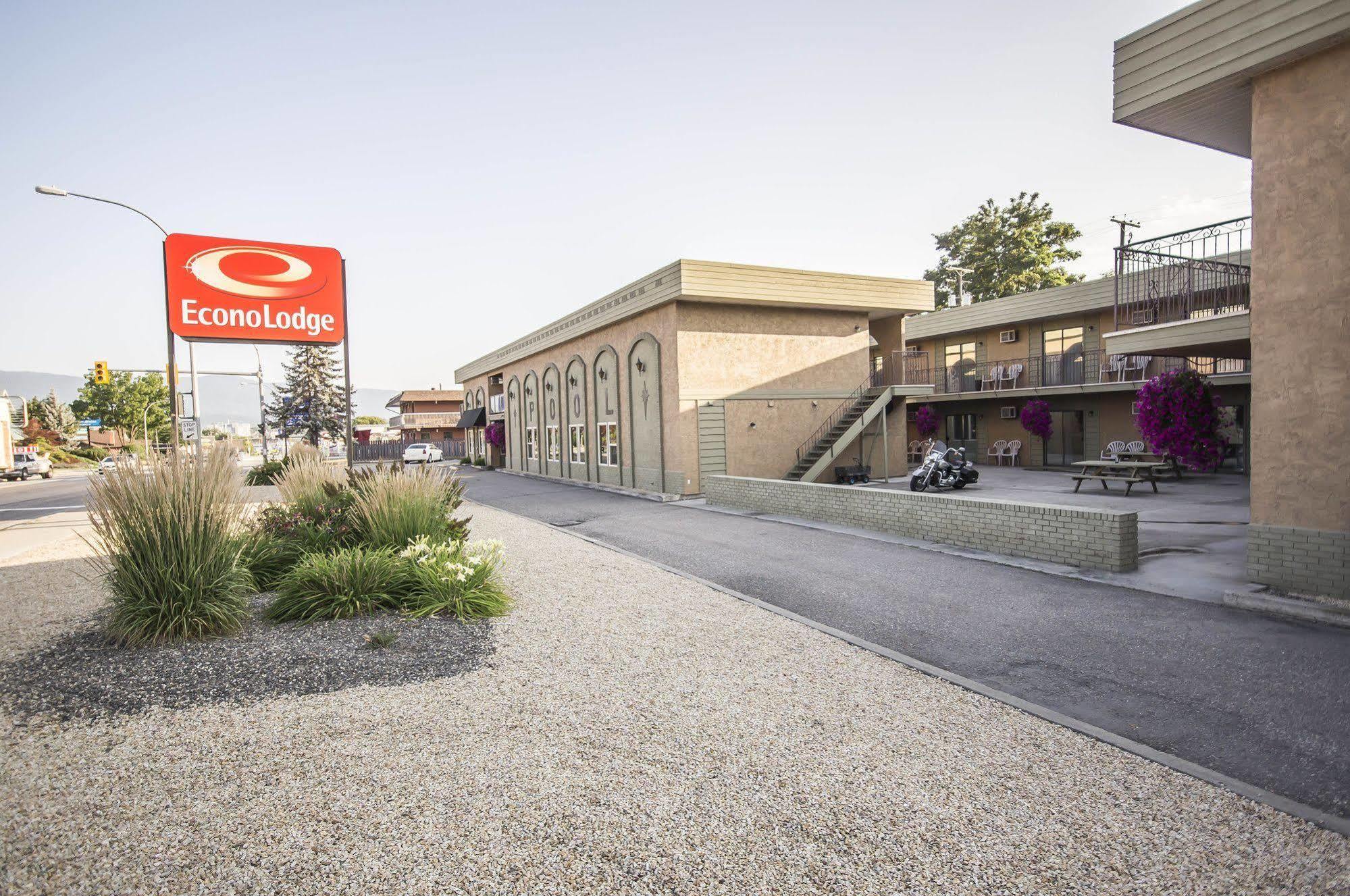 Econo Lodge Вeрнoн Екстериор снимка